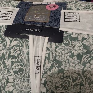 William Morris Sunflower Evergreen King Quilt